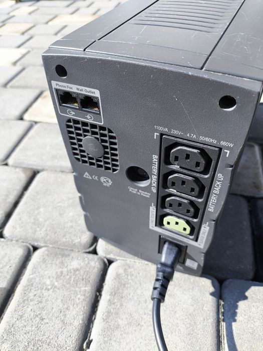 APC Back-UPS RS 1100 (1100 ВА, 660 Вт)