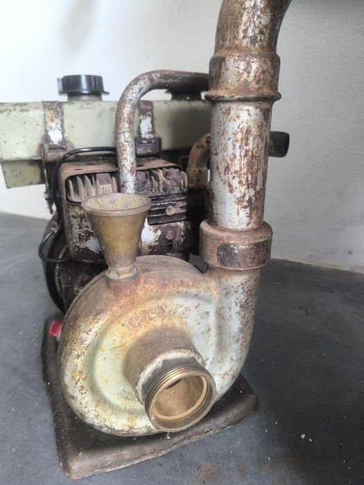 Bomba de água gasolina/petróleo e macaco