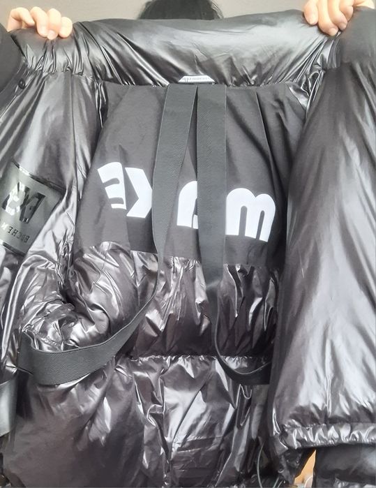 Пуховик женский черный