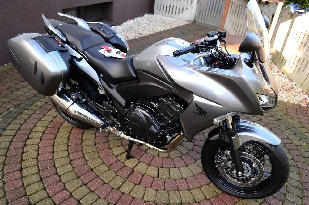 Honda CBF Honda CBF 1000 2015 ROK z Niemiec vfr fz1 fjr st gtr mt 09