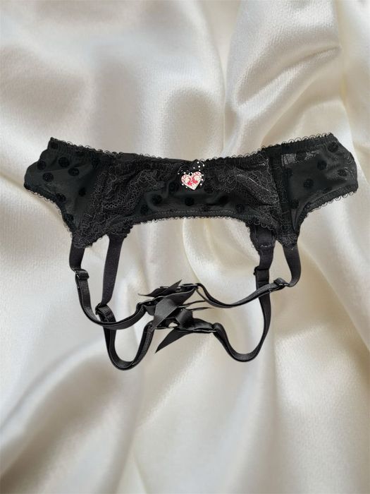 Podwiazka pas do ponczoch czarny koronka sexy goth lolita coquette