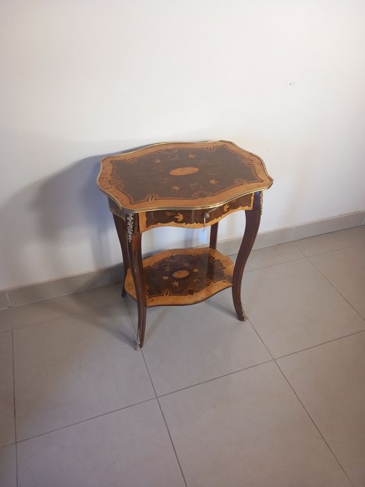 Konsola stoliczek antyk styl Ludwik XV intarsja gięte nóżki mosieżneI