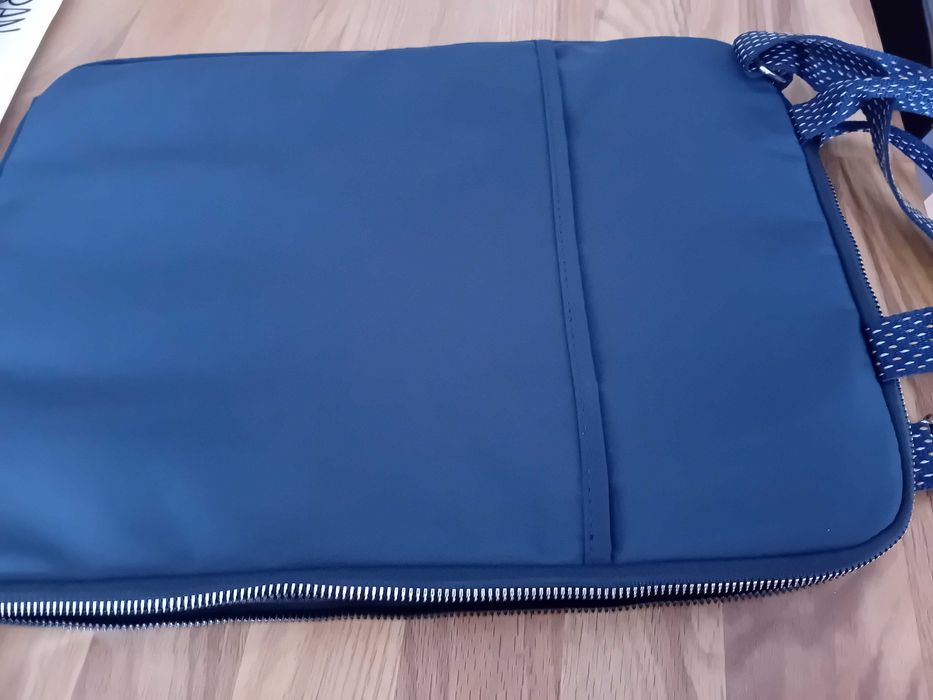 Capa para computador portátil. 15 polegadas da Flying Tiger