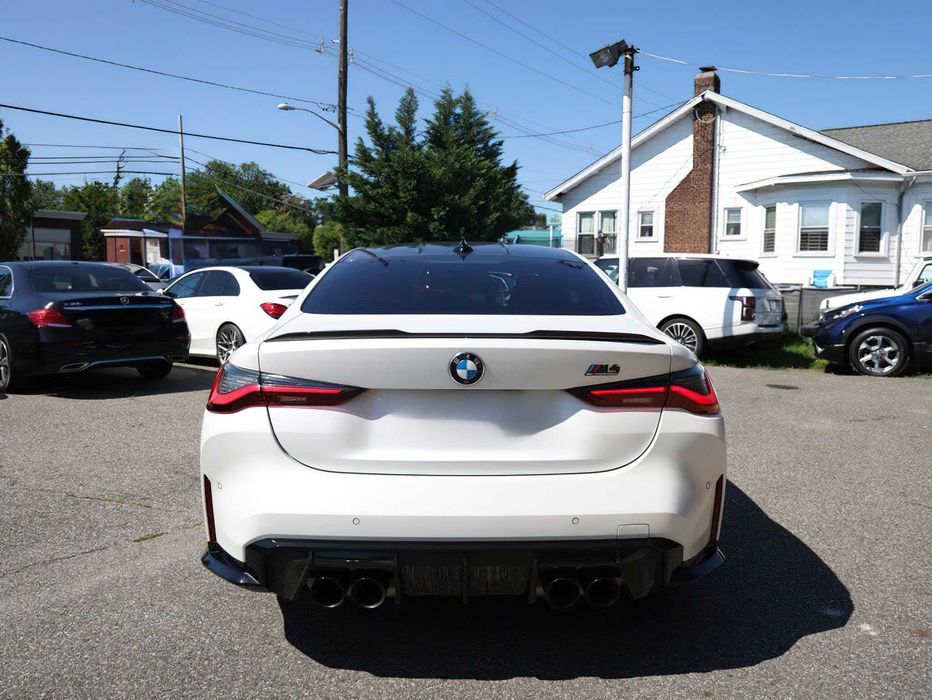BMW M4 Competition xDrive      2022