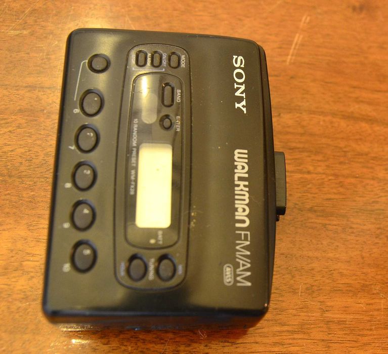 Lote de 6 walkmans e 6 Headphones