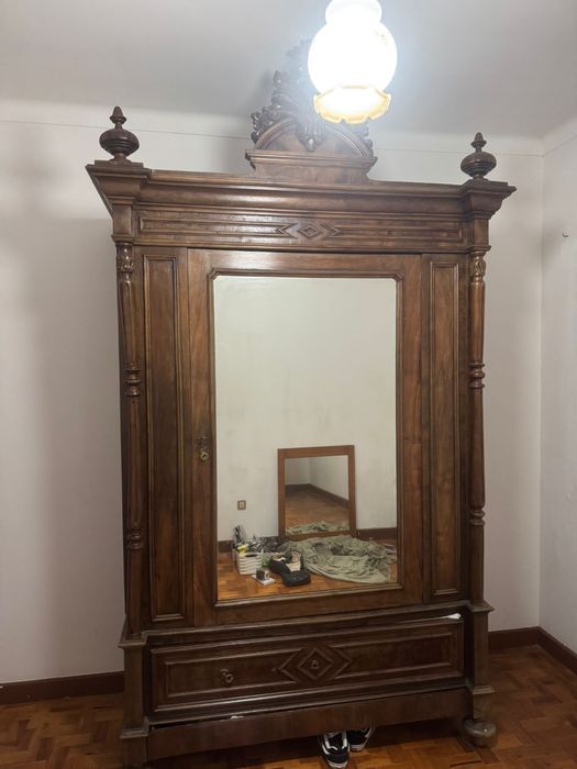 Guarda Roupas Vintage