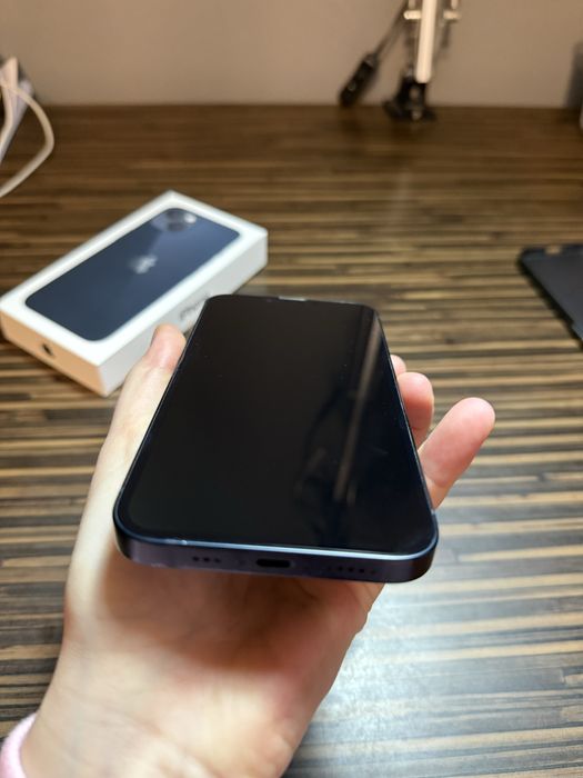 iPhone 13 128 GB granatowy – bardzo dobry stan