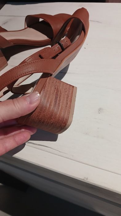 Продам босоножки