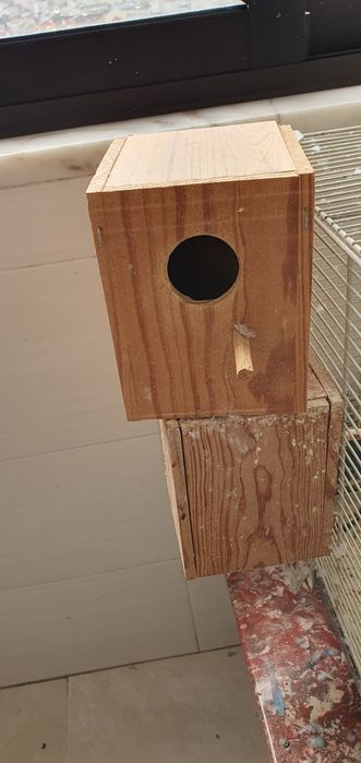 2 Ninhos para periquitos canarios usados.