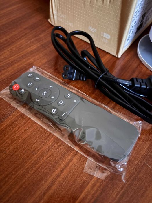 Projetor novo com comando