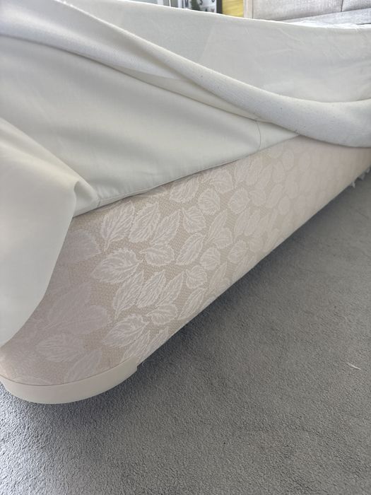 Cama e colchao de solteiro