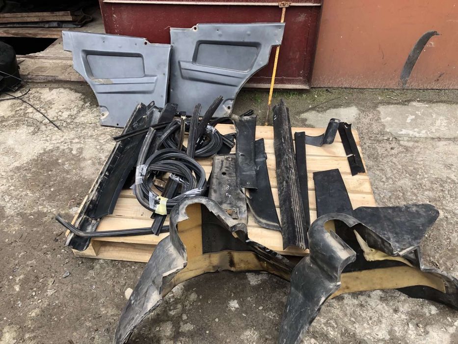 Пластик салону/карти/пластик стаканів, уплотнітєль Ваз 2108-15. Шрот