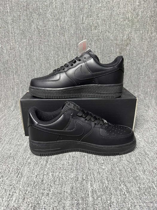 Nike Air Force 1 Low Supreme Czarny r.40