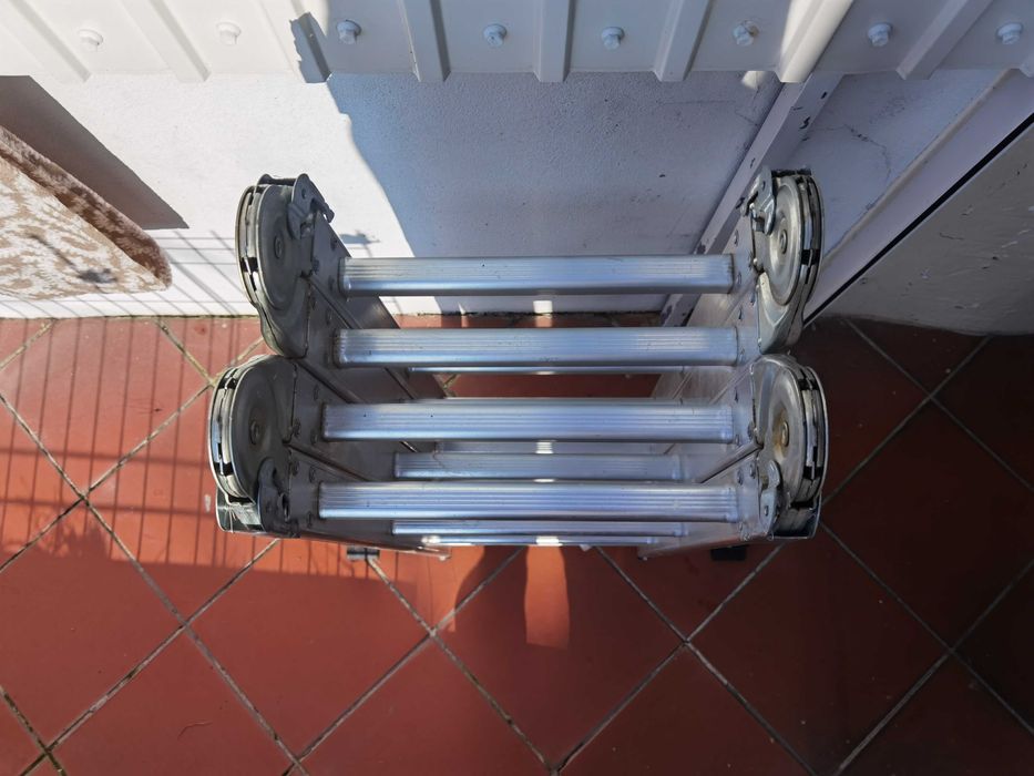 Escada Dobrável Multifuncional 4M