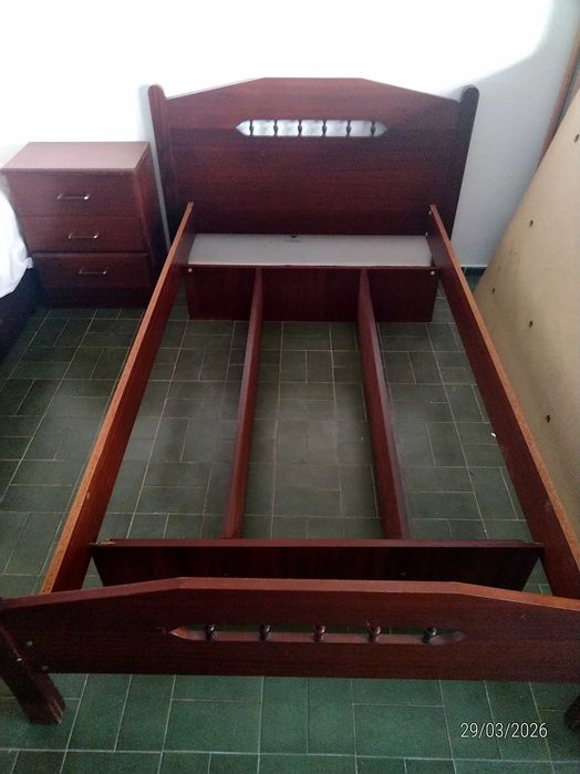 Cama de madeira - solteiro