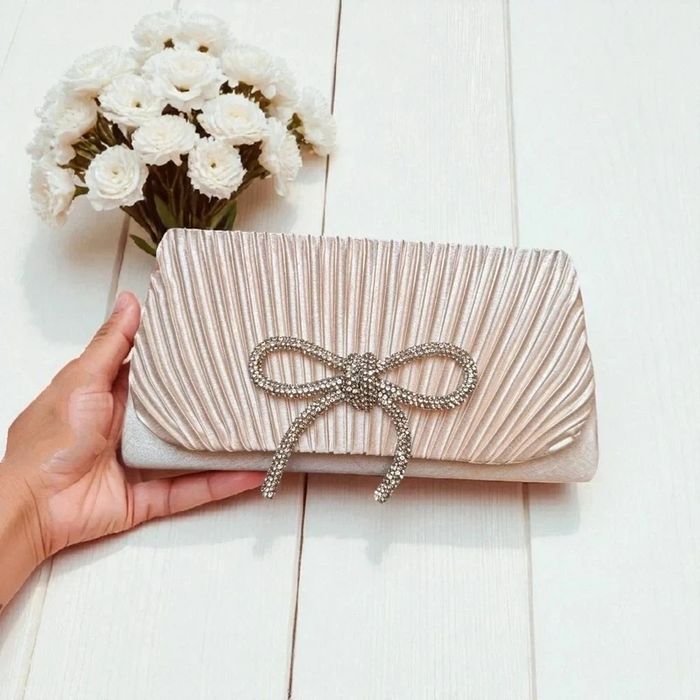 Nowa szampańska kopertówka wieczorowa na złotym łańcuszku