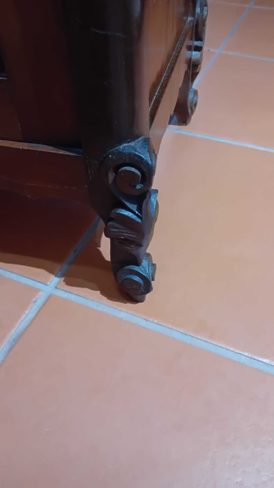 Mesa de Cabeceira Antiga