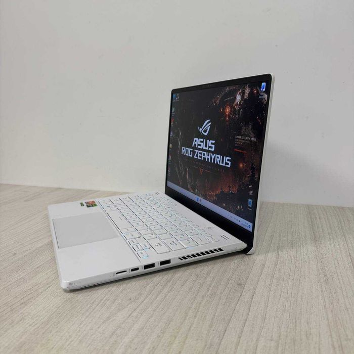 Asus ROG Zephyrus G14 GA402XV White 2K IPS 165Hz Ryzen 9 7940HS 16GB DDR5 SSD 512GB NVMe RTX 4060