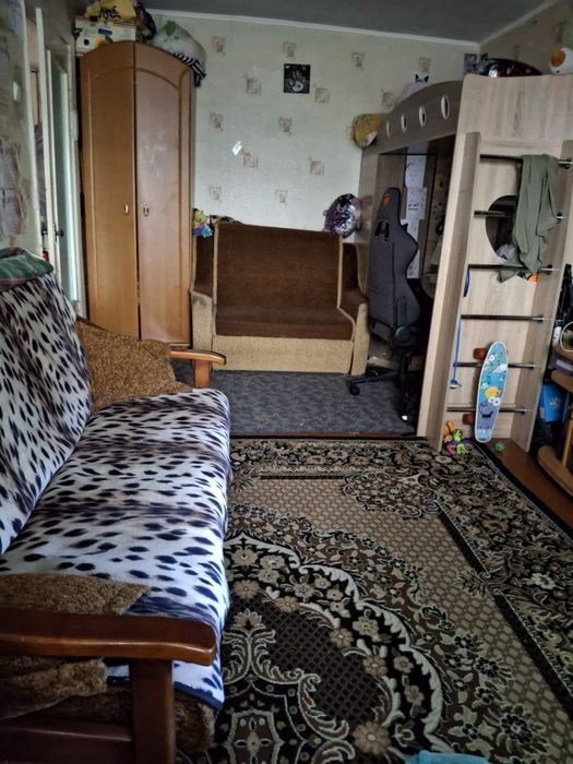 Продам 1-квартиру 1/5 з балконом . Алмазний Автовокзал.