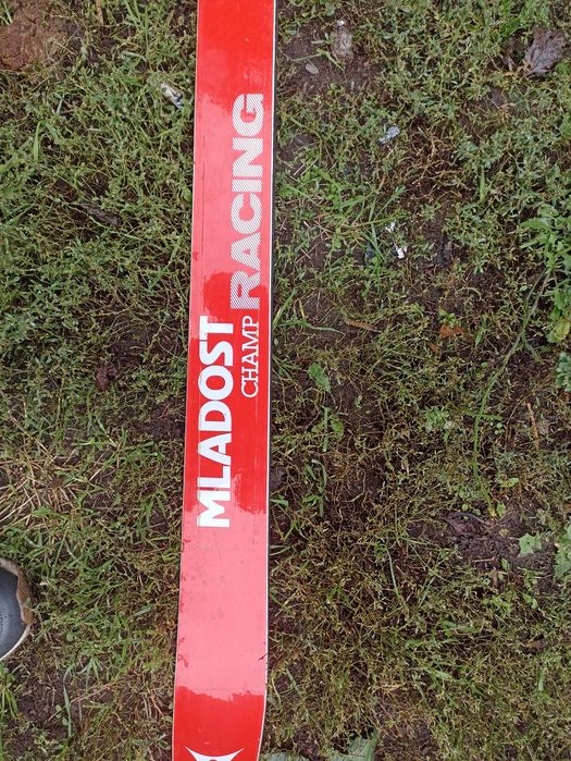 Продам лижі у відмінному стані.