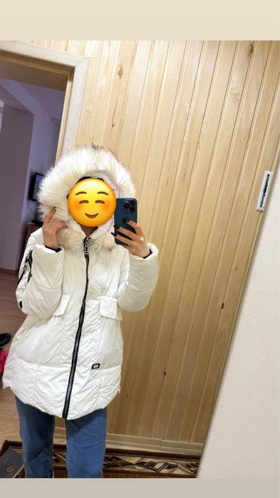 Продам куртку білу зимову