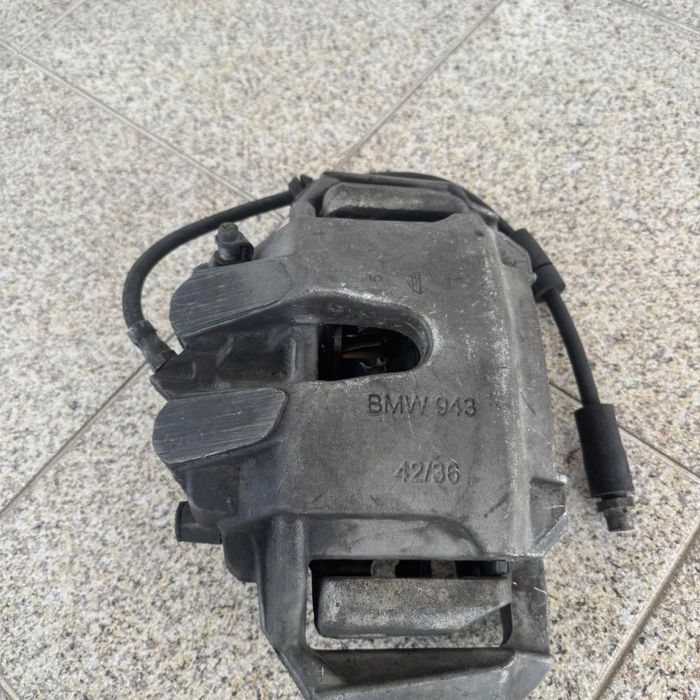 Conjunto de Pinças de Travão Frente BMW E60 535d – Originais BMW