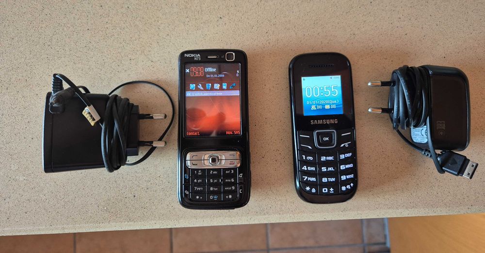 Samsung e nokia n73