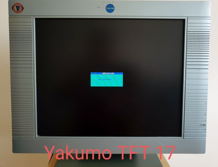 3 monitory; IBM ThinkVision, LCD TFT. BenQ   FP222 Wa. Yakumo TFT 17
