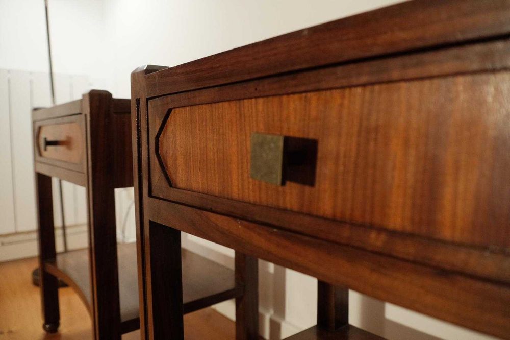 Mesinhas de cabeceira vintage em madeira