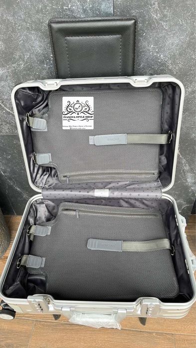 Чемодан Rimowa ручная кладь.Мои живые фото. Купить чемодан римова ручная кладь , средний или большой .