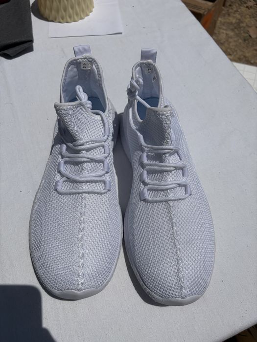 Tenis brancos tam.43/44 super leves