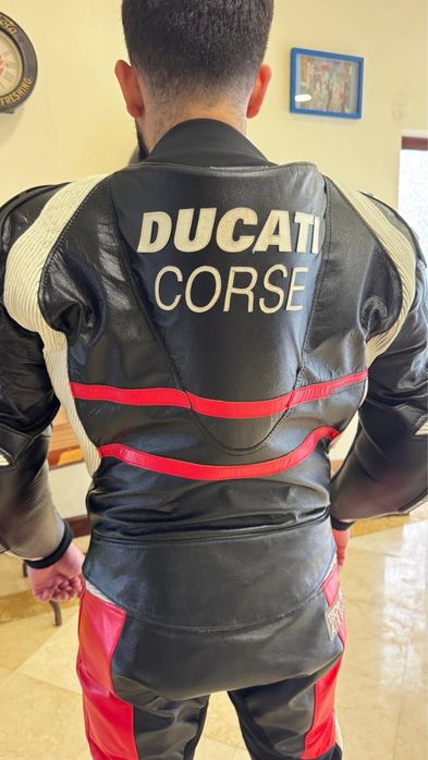 Fato duas Peças em pele de kanguru, confecionado por AG10Moto, preparado Ducati