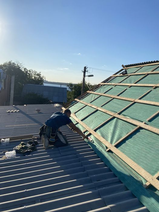 Покрівельні роботи. Заміна шиферу