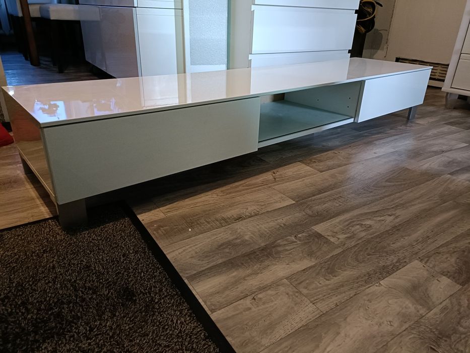Niska komoda pod tv z dwoma szufladami połysk