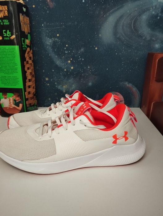 Продам кроссовки Андер Армур