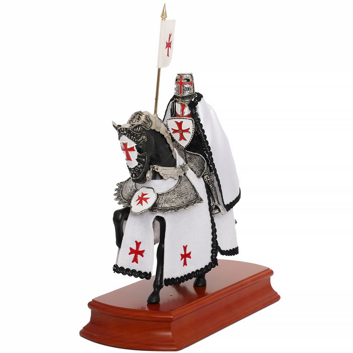Figura konnego rycerza templariuszy