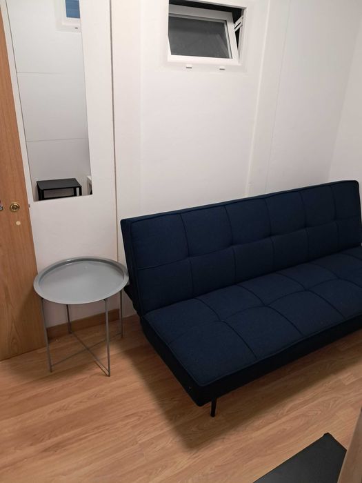 T-2 Novo.Equipado & mobilado. Na LAPA, centro Lisboa.Disponível.