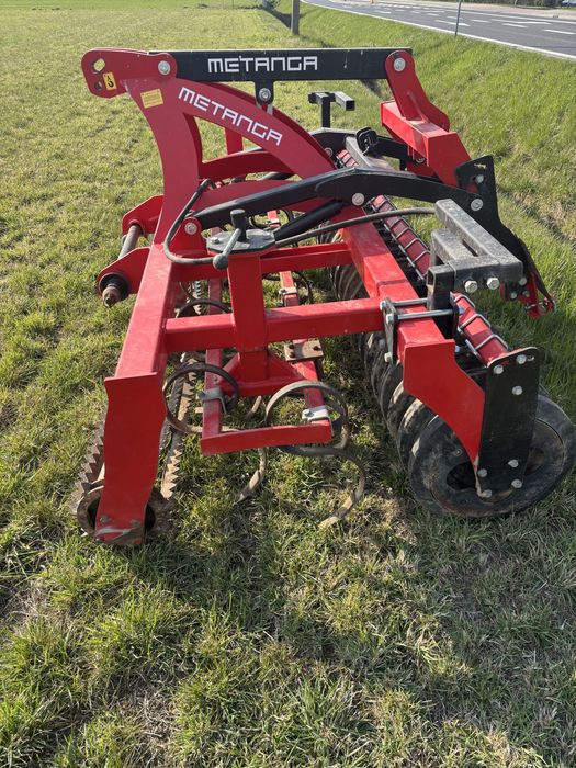 Agregat uprawowo - siewny