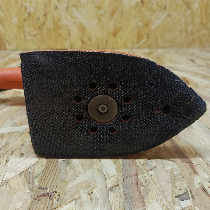 Szlifierka oscylacyjna Black decker bew200