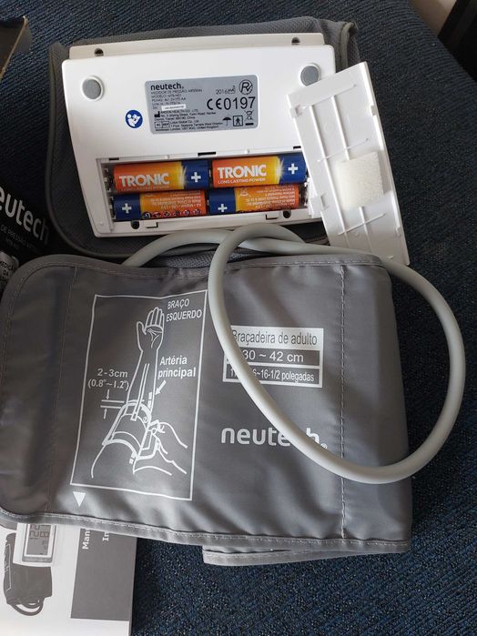 Medidor de Pressão Arterial e Pulsação Neutech novo, fácil de utilizar