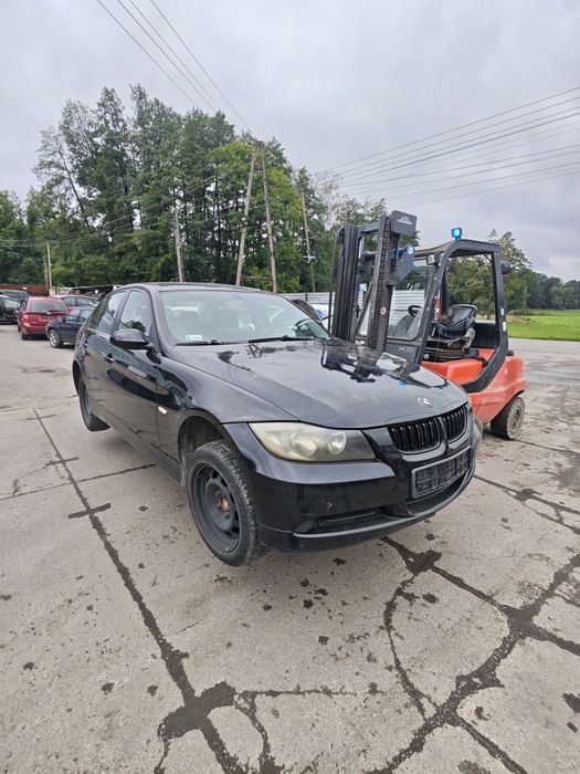 BMW E90 318 d na części