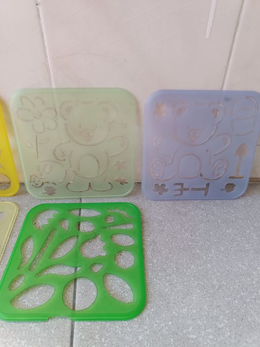 11 Stecils com várias formas para desenho