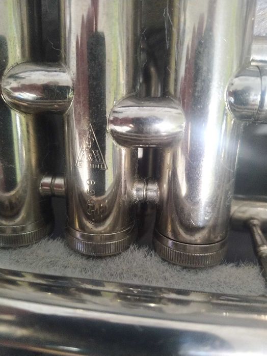 Trombone de pistons Kuhnl & Hoyer. Alemanha, anos 70
