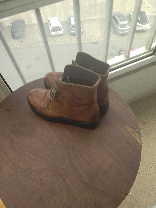 Conjunto Botas Couro 36/37 em bom estado