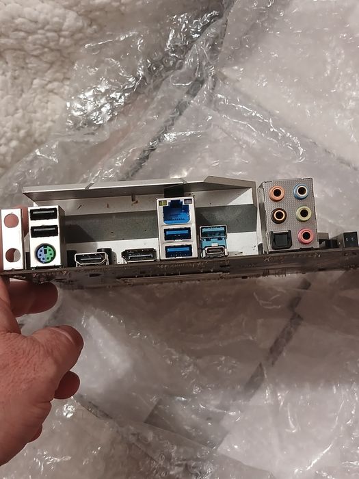 Материнка Asrock b460 steel legend