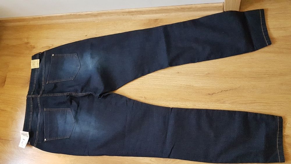 Nowe spodnie jeansowe męskie