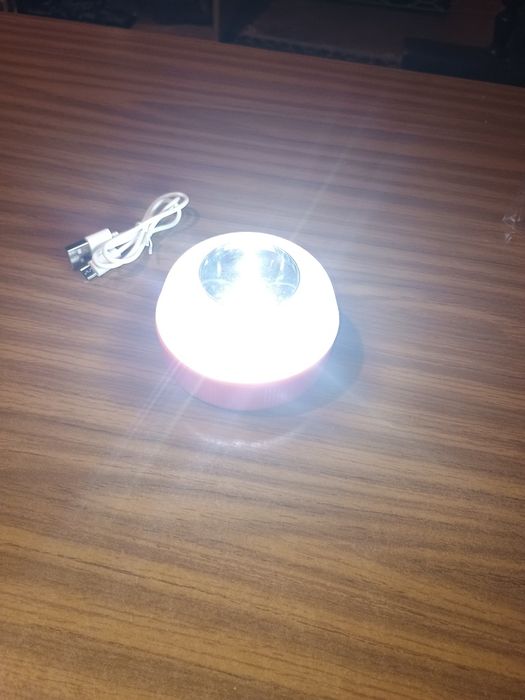 Magnetyczna awaryjna lampa ostrzegawcza