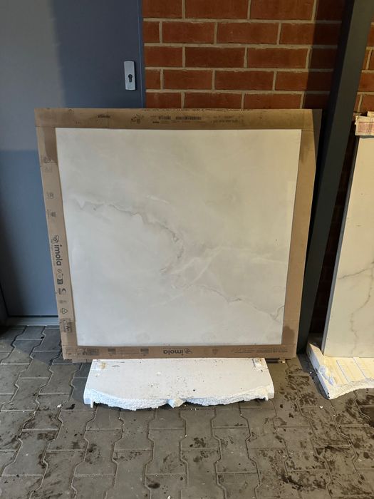 Dwie płytki Imola The Room ABS WH6 120 LP 120X120 CM