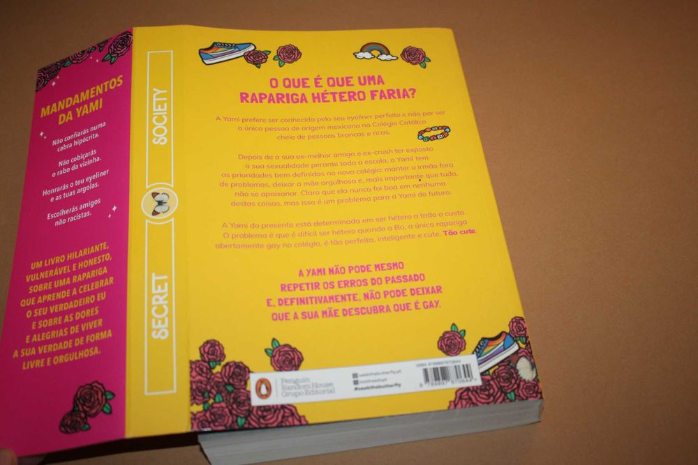 Guia para Lésbicas num Colégio Católico // Sonora Reyes