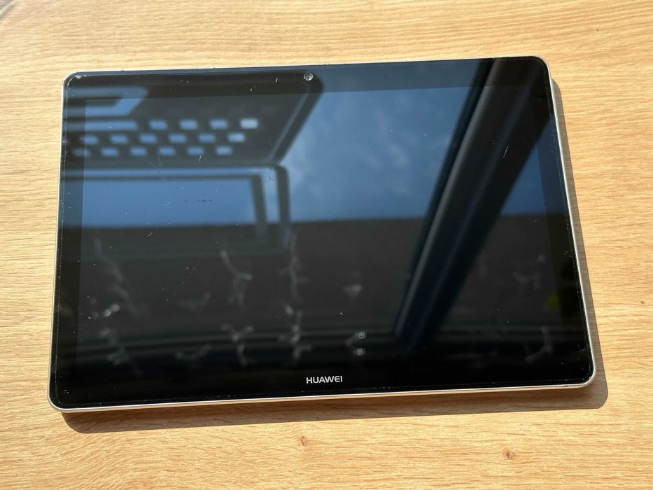 Tablet Huawei MediaPad T3 8" / 16 GB / 2 GB RAM / 4800 mAh + GW 6 msc